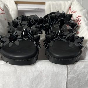 *SOLD* 👠CHRISTIAN LOUBOUTIN, Size 41 (11)
DAISY SPIKES COOL SANDALS, Black
